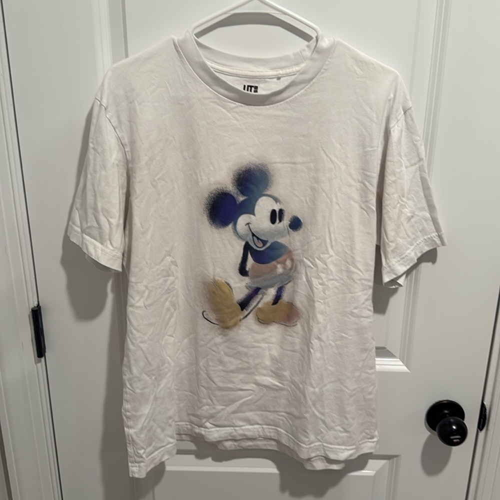 Uniqlo Mickey Stands UT Graphic T-Shirt -Large